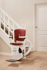 Silla salvaescaleras curva
